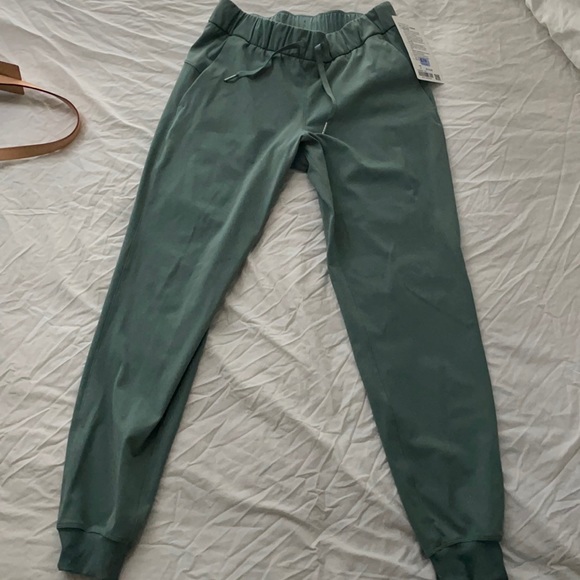 lululemon athletica Pants - LULULEMON ON THE FLY JOGGER LUXTREME
